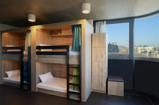 The People - Paris Marais