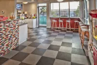 The Thunderbird Inn