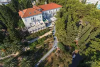 Hotel Moeesy, Blue & Green Oasis Các khách sạn ở Hvar