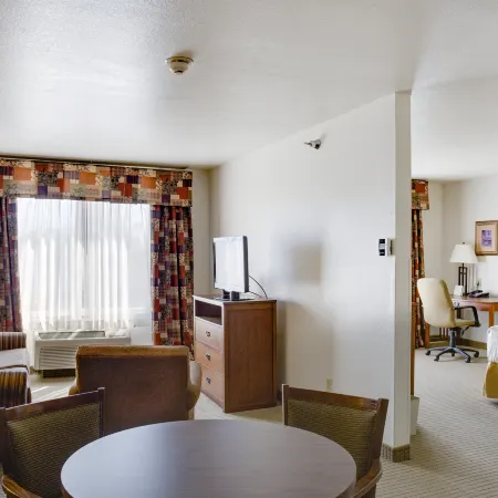 Holiday Inn Express & Suites Oklahoma City - Bethany