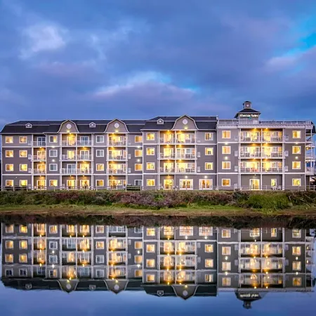 Rivertide Suites