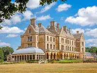 Mercure Warwickshire Walton Hall Hotel & Spa Hotel di Alderminster