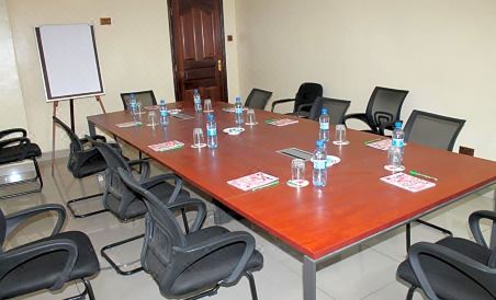Airport Landing Hotel - Housity