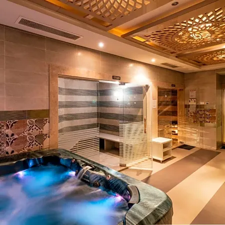 AMC Royal Hotel & Spa