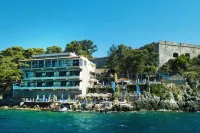 Karalis Beach Hotel di Nestor