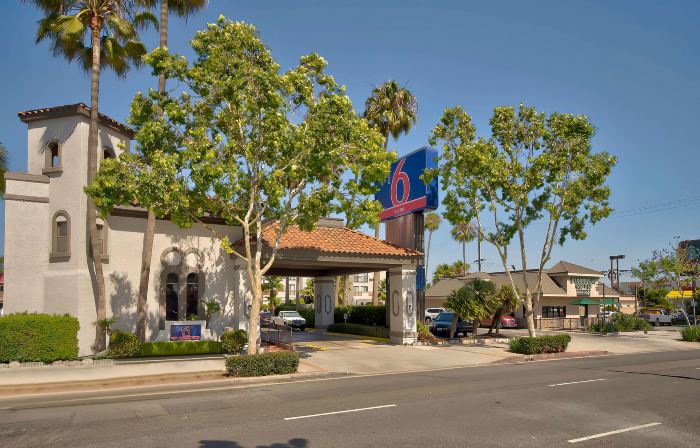 Suites Lawndale, CA – South Bay