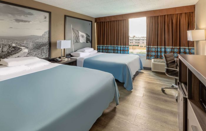 Super 8 by Wyndham Laredo