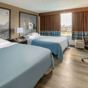 Super 8 by Wyndham Laredo