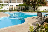 Hotel le Montagnais - Pools