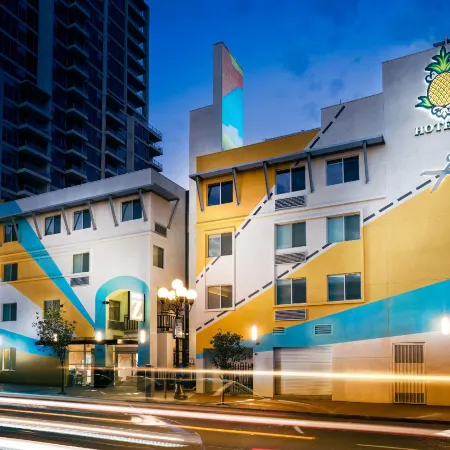 Hotel Z San Diego Отели рядом с достопримечательностью «Стадион «Петко-Парк»»
