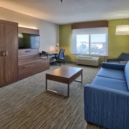 Holiday Inn Express & Suites ALBUQUERQUE HISTORIC OLD TOWN by IHG