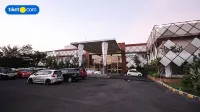Front One Akshaya Hotel Karawang - Bãi đậu xe