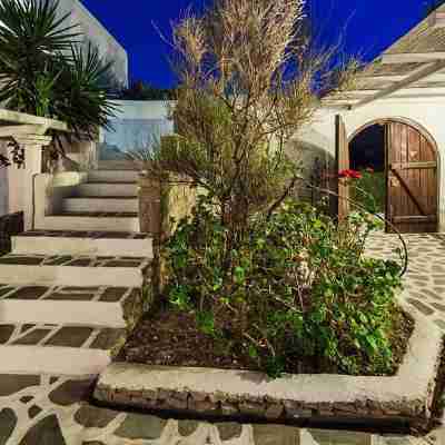 Thalassitra Hotel Exterior