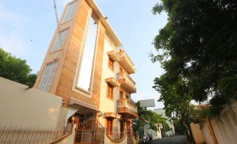 Le Apex Guest House