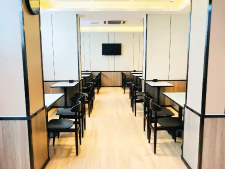 HanTing Hotel (Changzhi Bayi Plaza) Отели рядом с Аэропорт Чанчжи