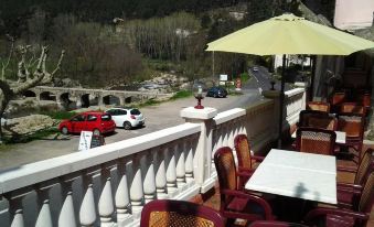 Logis Hotel Restaurant la Corniche des Cevennes