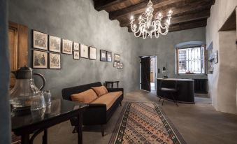 Goldenstern Townhouse - Housity