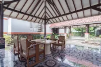RedDoorz Syariah @ Kolonial Guest House Hotels in Kadipaten