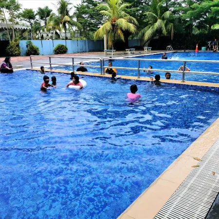 B - Lagoon Water Themepark Suite Melaka Town