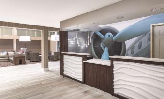 La Quinta Inn & Suites by Wyndham Atlanta Airport South