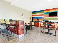 Super 8 by Wyndham San Antonio/Alamodome Area Hotels near Pickwell Park