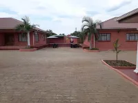 Fallsview Apartments Hotels in Simonga