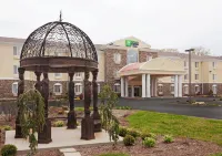 Holiday Inn Express & Suites Swansea Các khách sạn gần Roger Williams University