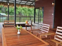 Boutique Raft Resort, River Kwai