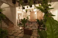 Brown Feather Hotel Hotel in zona Batu Belig Beach