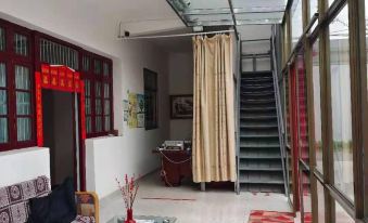 Yangzhou Yaqin Hotel