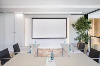 Salles Ciutat del Prat Barcelona Airport - Business