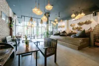 Lopi Hotel