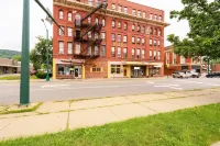 OYO Hotel Bradford Main St PA 녹스 & 칸 레일 트레일 킨주아 브리지 트레일헤드 주변 호텔