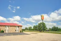 Super 8 by Wyndham Melrose Hotels in Melrose