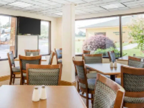 Quality Inn Hotels in Macon