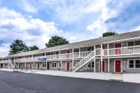 Travelodge by Wyndham Great Barrington Berkshires Hotels near The Guthrie Center & Foundation