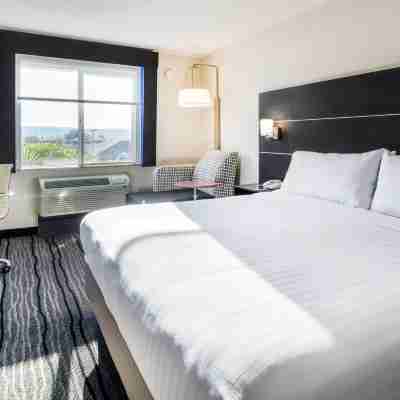 Holiday Inn Express & Suites Livermore Rooms