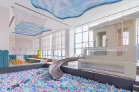 M World Hotel - Family