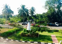 Semerah Garden Hotel فنادق في بونتيان