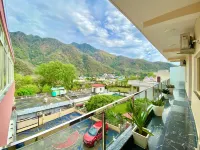 Tapovan New Residency - 5 Minutes Walk to Laxman Jhula - Mountain view