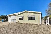 Bullhead City Home w/ Fire Pit - Walk to CO River!