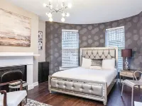 Premier Suites Bay Village Hotels near جزيرة القلعة