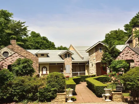 British House Rondo Отели рядом со станцией JR Takaku station