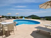 Red Roses Flat in a Semi-Detached Villa Hoteles en Itri