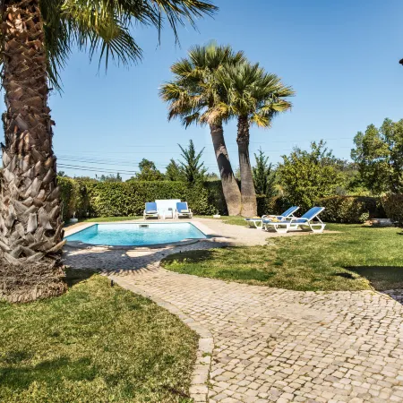 Peaceful Villa with Pool & Spacious Garden