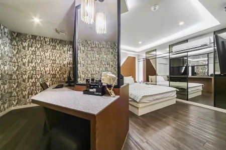 Busan Yonghodong Noblesse Отели рядом с достопримечательностью «Орюкто»