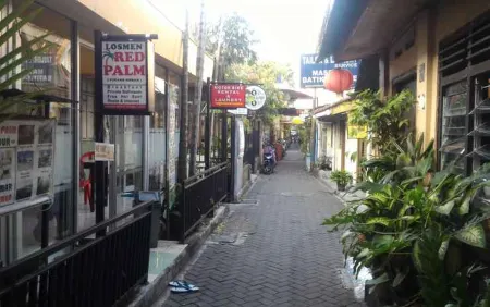 Red Palm Homestay Отели рядом со станцией Yogyakarta