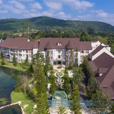 U Khao Yai Hotels near Pete Maze