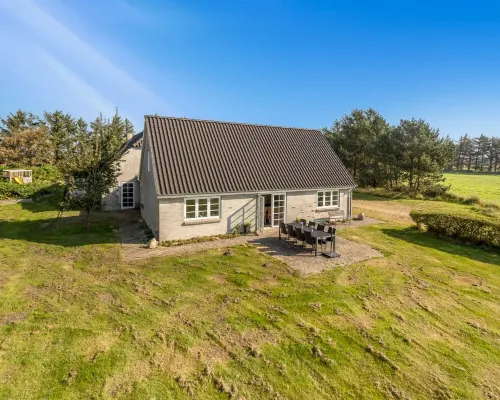 "Merrit" - 4.6km to the Fjord Hotels in Hemmet