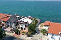 Black Lotus İzmir Hotels near GoodFellas PlayStation Bilardo & Nargile Cafe